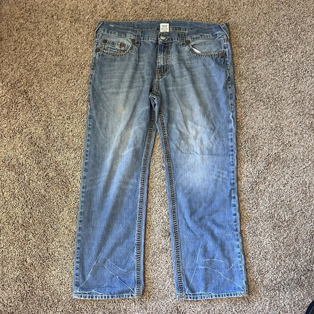 True Religion Straight Leg Big Bobby T Light Wash Blue Denim Jeans 42x33 (42x32)